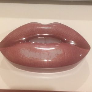 Huda Beauty contour and strobe lip set in Muse